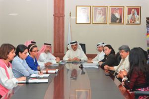 وزير التربية يطلع على مشروع المعسكرات الطلابية الصيفية 