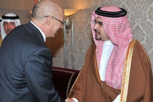 نائب الملك يستقبل أفراد العائلة المالكة وكبار رجالات الدولة 