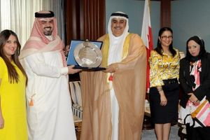 وزير الخارجية : العلاقات العامة أثرت في سياسات الدول وتفاعل الحكام مع الشعوب 