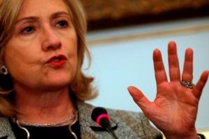 كلينتون: خارطة طريق واضحة ستعطى لايران