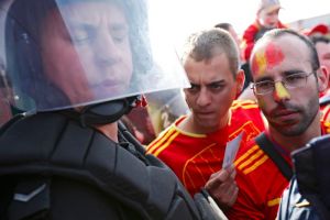 الشرطة البولندية تحرم مشجعي أسبانيا من تدريب المنتخب