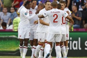 التشكيلتان الرسميتان لانجلترا والسويد