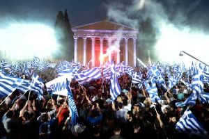 الفوز على روسيا يشعل الاحتفالات في أثينا قبل ساعات من الانتخابات المصيرية باليونان