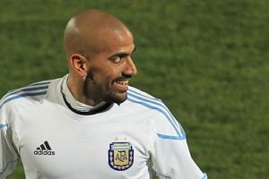 فيرون يعتزل اللعب نهائيا 