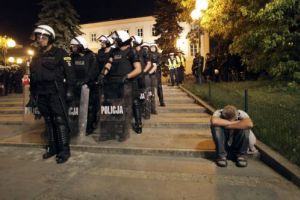 القبض على ثلاثة مشجعين بولنديين بعد الهزيمة أمام التشيك في يورو 2012 