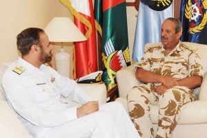 القائد العام يستعرض التعاون مع قائد قوة الواجب المشتركة (CTF 150) الباكستاني