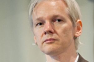 جوليان اسانج يطلب اللجؤ في الاكوادور لتفادي تسليمه الي السويد  