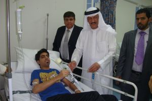 وزير الصحة يطلع على الخدمات المقدمة لمرضى السكلر ويستمع لملاحظات المرضى