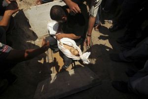 ارتفاع قتلى غارات إسرائيل على غزة إلى ثمانية فلسطينيين و15 جريحا