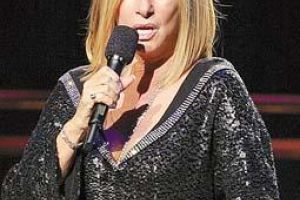 باربرا سترايسند تعمل في أول مشروع للإخراج السينمائي منذ 1996 