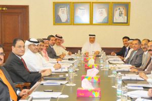 وزير العمل: تدريب 2588 بحرينياً في قطاع الصناعة