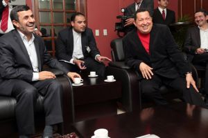 تشافيز واحمدي نجاد يتعهدان بان يقاوما سويا 'ضغط الامبريالية'