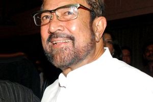 نقل الممثل الهندي الشهير راجيش خانا للمستشفى 