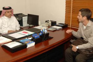 منسق التطوير بالفيفا يجتمع مع علي البوعينين