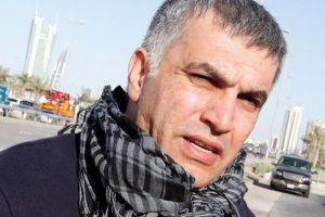 28 يونيو الحكم بقضية الناشط نبيل رجب المتهم فيها بإهانة هيئة نظامية 