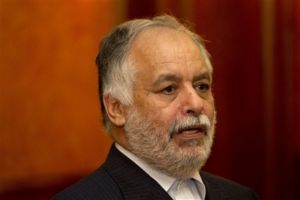 مسؤول أمني: تونس ترحل رئيس الوزراء الليبي السابق في عهد القذافي إلى ليبيا