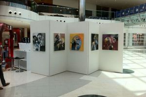 مجمع السيف يشهد معرضاً فنياً لصالح مرضى السكلر (شاهد الصور)