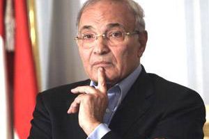 احمد شفيق يهنىء محمد مرسي بفوزه بمنصب الرئاسة في مصر