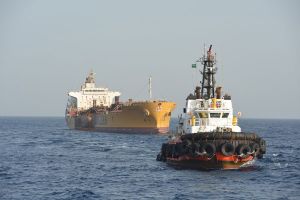 المؤسسة العامة للموانئ البحرية تبدأ عملية قطر سفينة 'ستولت فالور' إلى 'أسري'