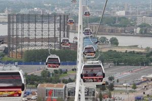 لندن تدشن 'التلفريك' استعداداً للأولمبياد  