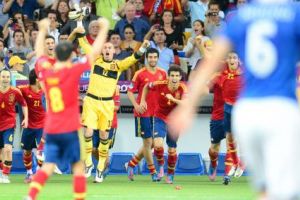 كأس أوروبا 2012: فرحة أسبانية وحزن إيطالي (صور)