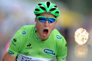 ساجان يفوز بالمرحلة السادسة بسباق فرنسا للدراجات