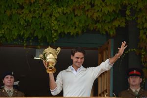 فيدرر ينتزع صدارة التصنيف العالمي للاعبي التنس من ديوكوفيتش