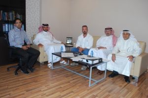 الحاج يبحث مع 'دزرت قروب' خطة صيانة عشب ملاعب 'خليجي21'