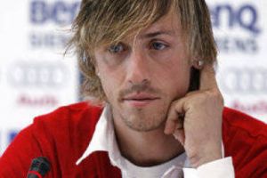 الأسباني جوتي يعتزل كرة القدم