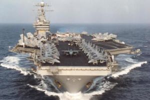 قتيل و3 جرحى إثر إطلاق البحرية الأميركية النار على زورق قبالة دبي  