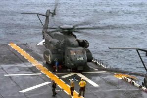 مروحية اميركية مضادة للالغام تتحطم قبالة الشواطىء العمانية