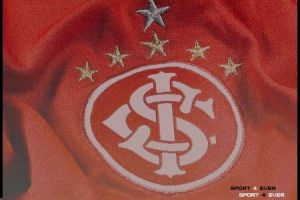 إنترناسيونال البرازيلي يقيل مدربه 