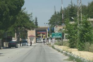 تركيا تغلق معبرا حدوديا مع سوريا