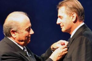 روغ يعتزم الحديث إلى بلاتر بشأن الفساد 