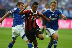 ميلان يتغلب على شالكه ودياً 