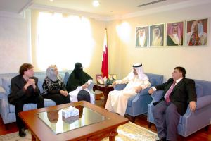 وزير الصحة يستقبل بروفيسور فرنسي أجرى 6 عمليات معقدة في مجال النساء والولادة بمجمع السلمانية الطبي