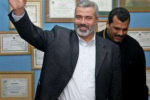 هنية يغادر غزة متوجها الى القاهرة للقاء الرئيس المصري محمد مرسي