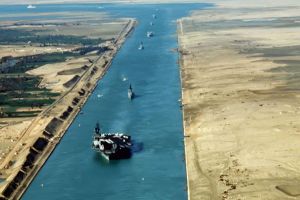 إيرادات قناة السويس ترتفع 3.6 % في 2011-2012