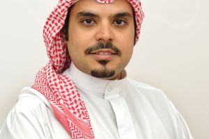 الشيخ علي بن عبدالرحمن آل خليفة مديرًا للموارد البشرية في البوليتكنك