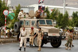 مسلحون يسيطرون على مبنى وزارة الداخلية في صنعاء 