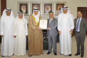 حميدان يتسلم 'نظام ودليل السلامة المهنية الخاص بحماية مواقع العمل