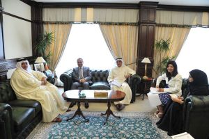 وزير الأشغال يبحث مع النائب الشيخ إنشاء شبكة صرف صحي وتوسيع الطرق بمنطقة سار 