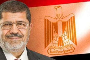 الرئيس المصري يوجه رسالة الى بيريز يتعهد فيها بالمساعدة في احياء عملية السلام