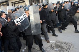 تونس تمدد حالة الطوارئ شهرا إضافيا