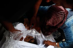 المرصد السوري: أكثر من 220 سوريا قتلوا يوم السبت