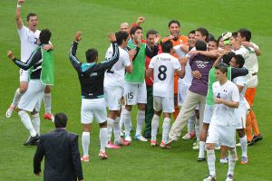 المكسيك تهزم اليابان وتصعد لنهائي كرة القدم في اولمبياد لندن