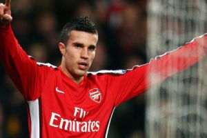 فان بيرسي يقترب من مانشستر يونايتد مقابل 20 مليون استرليني