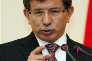 تركيا تتهم الاسد بتزويد المتمردين الأكراد بالسلاح