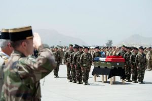 رجل بزي الجيش الأفغاني يقتل ثلاثة جنود أميركيين في أفغانستان 