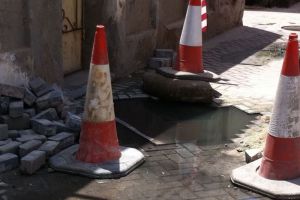 البلدي بوعنق' يكشف عن أخطاء هندسية خطيرة في الصرف الصحي بقلالي